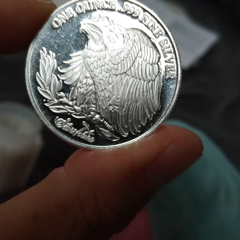 One Ounce Silver Coin - Picture 1 of 3